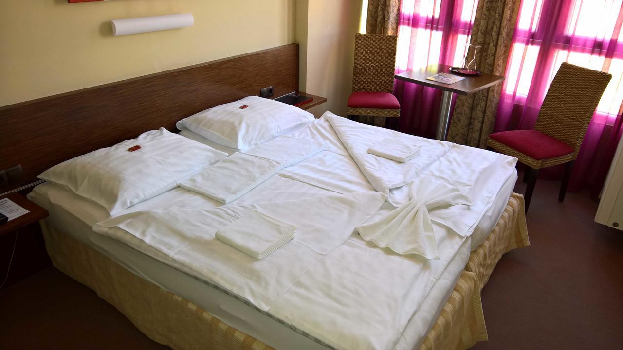 Parkhotel אייזנשטאדט מראה חיצוני תמונה